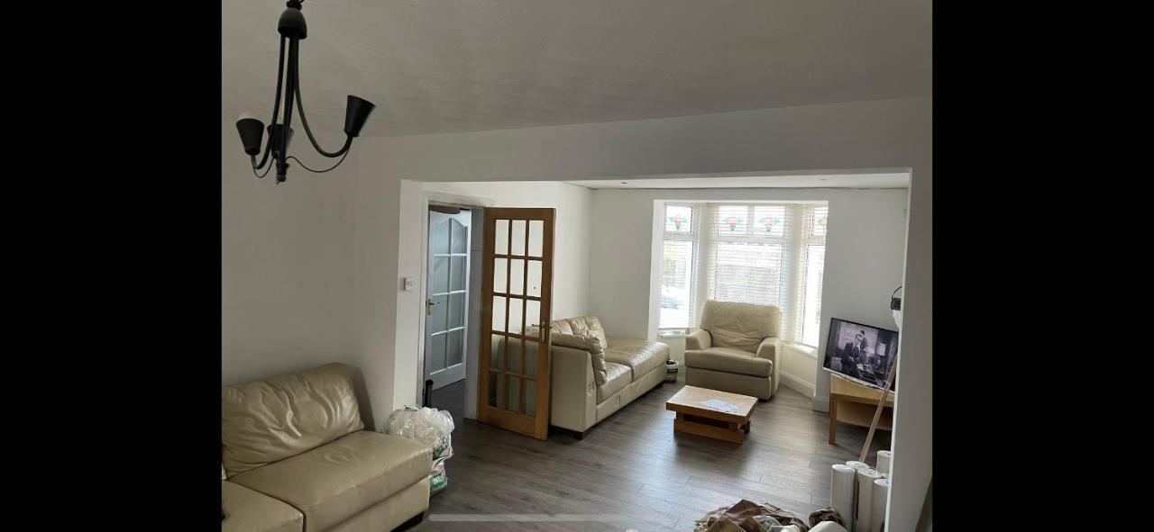 Enfield Street House Behind Portstewart Promenade With Partial Sea View From Front 3 Bed Sleeps 7ヴィラ エクステリア 写真